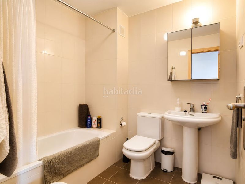 Foto f2cb05fe-b6aa-4bd2-88fe-f849e5d01d6f. Pis amb aparcament piscina a Las Gaviotas - Carvajal Fuengirola