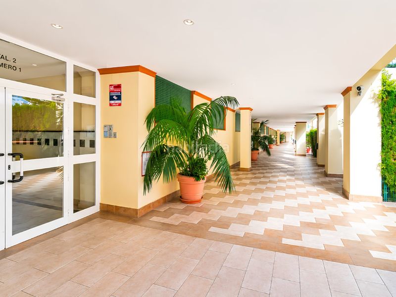 Foto f82a2a88-da3e-4ca0-9b33-6dac13448822. Pis amb aparcament piscina a Centro ciudad Fuengirola
