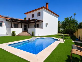 Casa  Urbanizacion haza del algarrobo. Exclusiva villa independiente asentada sobre una generosa parcel