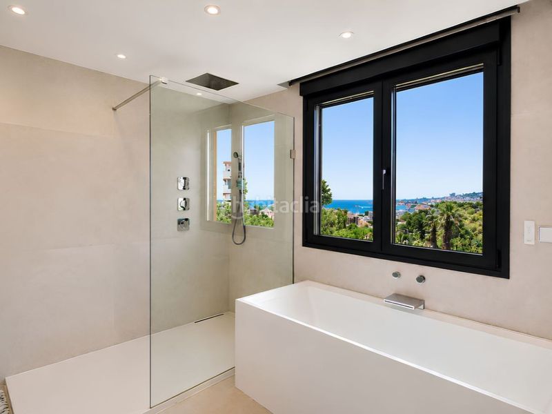 Foto c9a5b2f4-afb9-4ca6-8484-22d6de0a76d2. Casa amb calefacció aparcament piscina a Torreblanca del Sol Fuengirola