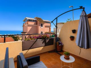 Casa adossada  Avenida libertad de la. Encantadora casa adosada de 4 dormitorios y 2 baños, ubicada en