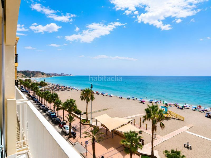 Foto 0660e45d-79da-4fb7-b1a1-7132c6d34995. Piso vive el sueño mediterráneo en este precioso apartamento en primera línea de playa. en Fuengirola