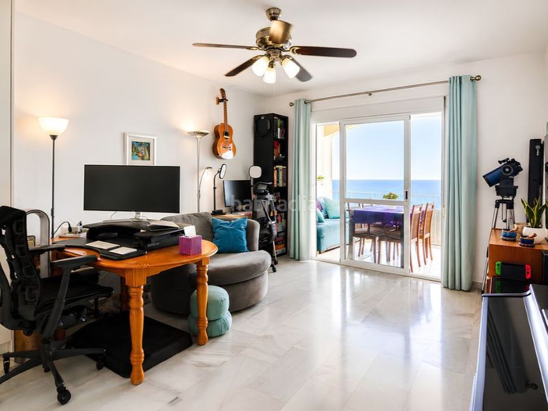Foto 17296af3-a65d-45c4-9f8b-0a93ba5035e0. Piso vive el sueño mediterráneo en este precioso apartamento en primera línea de playa. en Fuengirola