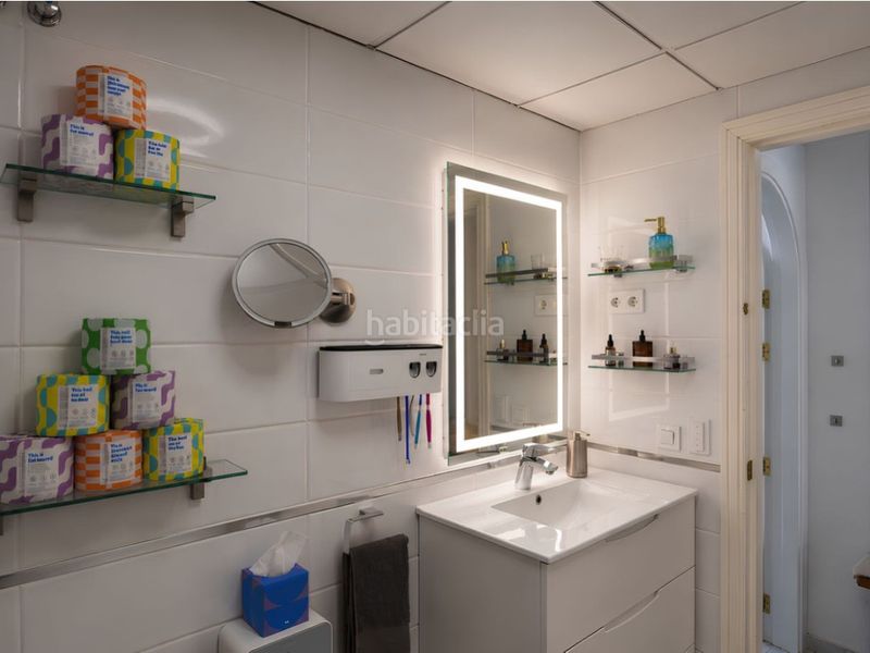 Foto 9e53f666-c107-41cc-866c-e1c650712bdc. Piso vive el sueño mediterráneo en este precioso apartamento en primera línea de playa. en Fuengirola