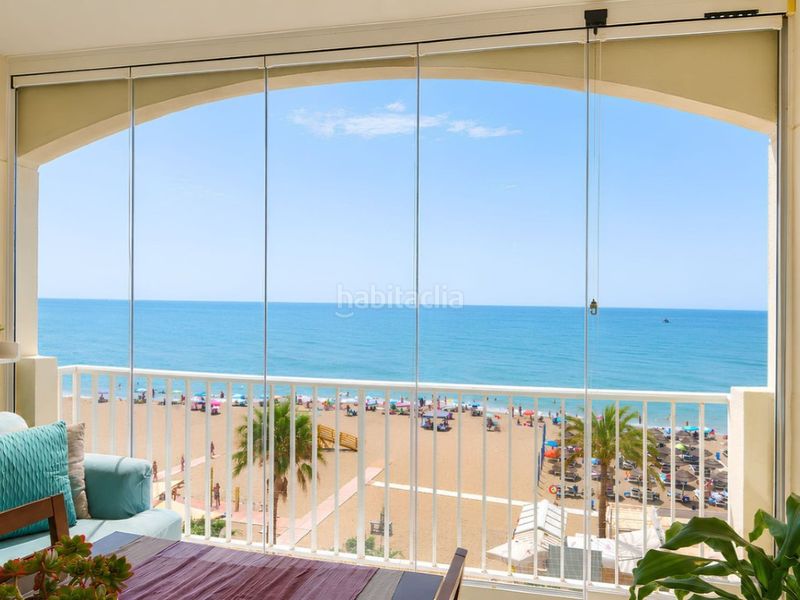 Foto e9f0872b-464c-450f-8a65-bbef95b0fbec. Piso vive el sueño mediterráneo en este precioso apartamento en primera línea de playa. en Fuengirola