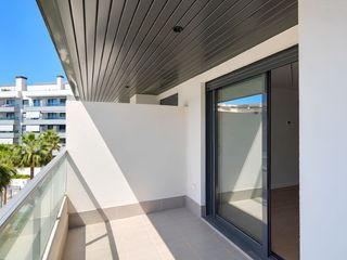 Appartamento  Calle emilio prados. Magnífico apartamento de obra nueva a estrenar en suite las lagu