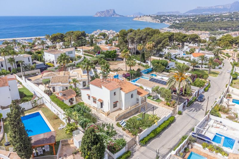 Foto 915dd5cc-19b8-4ce3-bb9e-4055c98ee3ec. Chalet en El Portet-Pla del Mar Moraira