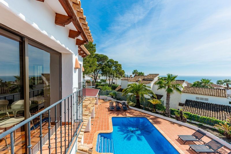 Foto 4bd6942e-0de5-4e3a-8cdc-0a71762440cb. Casa amb calefacció aparcament piscina a El Portet-Pla del Mar Moraira