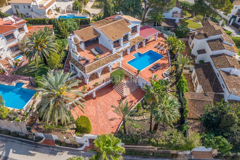 Foto 5f3a3bc1-e6d3-4c4d-b74d-632b8784ffe1. Casa amb calefacció aparcament piscina a El Portet-Pla del Mar Moraira