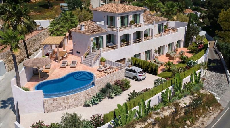 Foto 54bd7c2d-45ec-40ef-9975-2b59fcfb56ce. Xalet amb calefacció aparcament piscina a Cala Advocat-Baladrar Benissa
