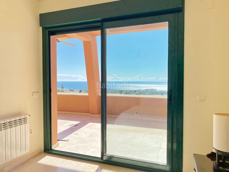 Foto 22ecd702-7170-4ad3-971a-974b8dafef65. Àtic amb xemeneia aparcament piscina a El Rosario - Ricmar Marbella