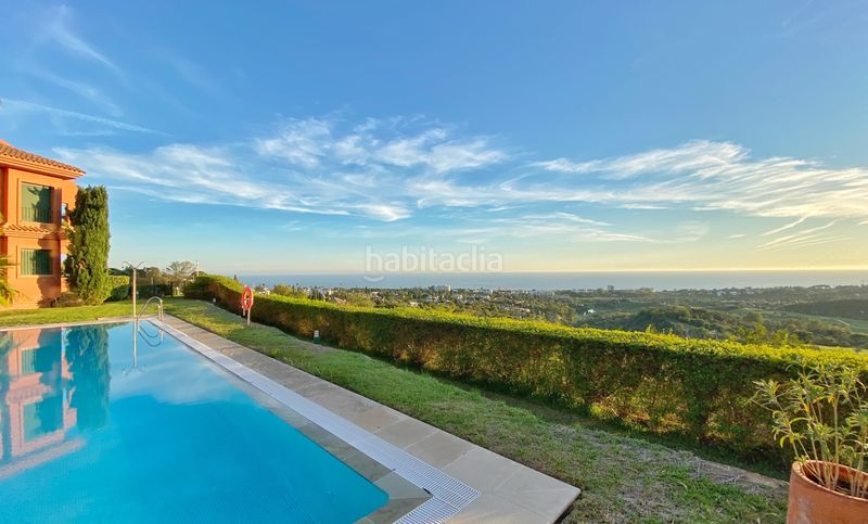 Foto 55481e17-8afc-4298-a266-2caa9d3c7c10. Àtic amb xemeneia aparcament piscina a El Rosario - Ricmar Marbella