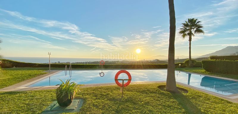 Foto 5e759d9a-72e9-448e-bbe5-f708e68ad6a3. Àtic amb xemeneia aparcament piscina a El Rosario - Ricmar Marbella