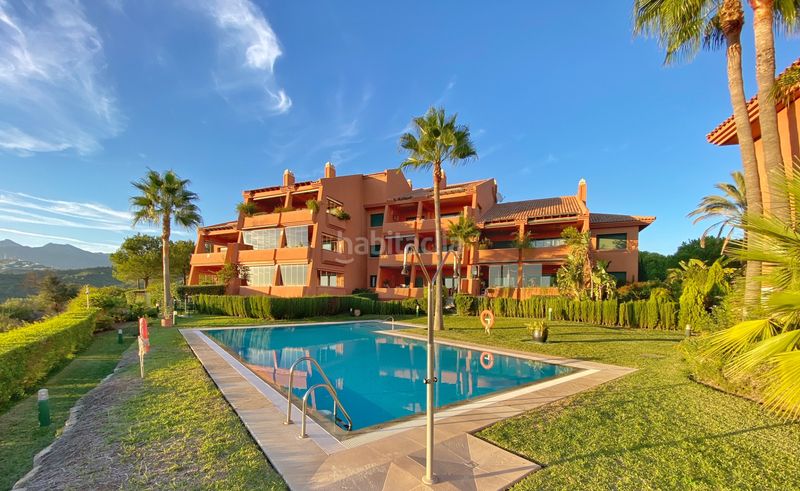 Foto 691e5b87-76c9-4f73-8f81-0fa6938b1a52. Àtic amb xemeneia aparcament piscina a El Rosario - Ricmar Marbella