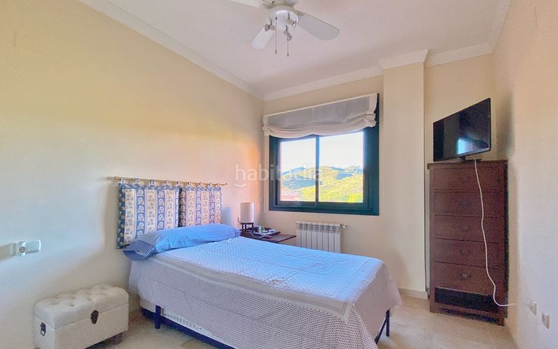 Foto 6b8a377c-7373-4c81-8d2e-0be743b74b7c. Àtic amb xemeneia aparcament piscina a El Rosario - Ricmar Marbella