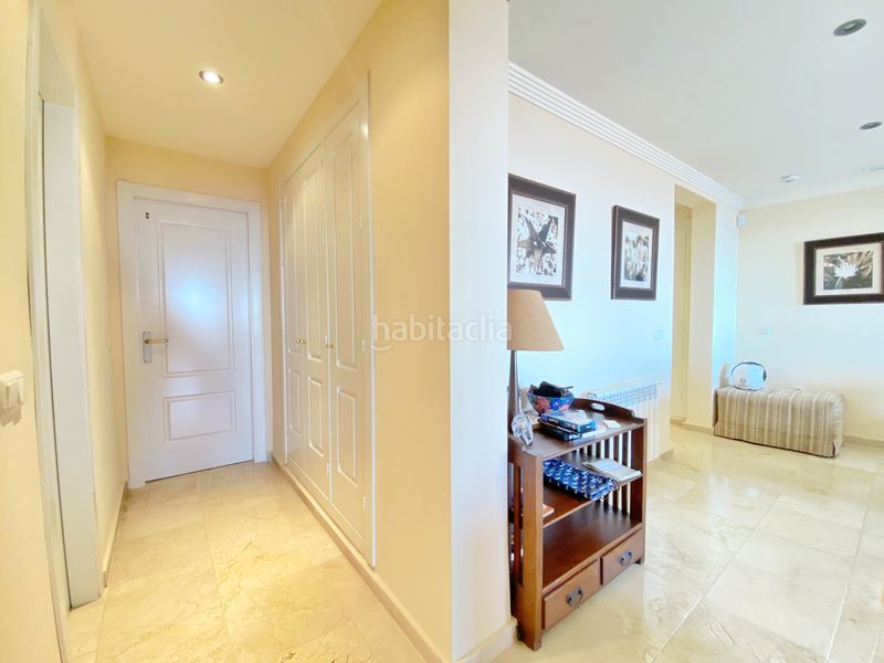 Foto 868d7f33-580d-41a3-9470-8a530ee6198b. Àtic amb xemeneia aparcament piscina a El Rosario - Ricmar Marbella