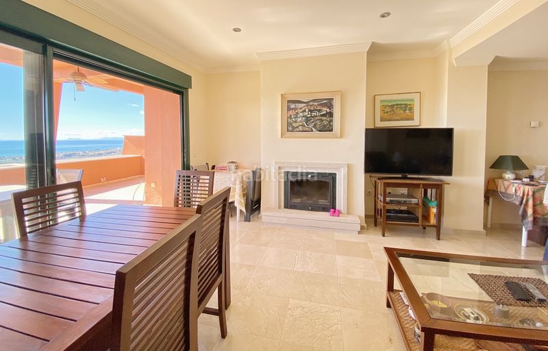 Foto 96288ca8-50a7-453f-b39b-a52304276f34. Àtic amb xemeneia aparcament piscina a El Rosario - Ricmar Marbella