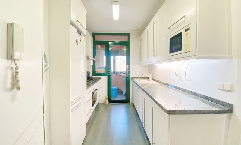 Foto ba81f884-f510-4f85-b96c-d8a7bf1d36f8. Àtic amb xemeneia aparcament piscina a El Rosario - Ricmar Marbella