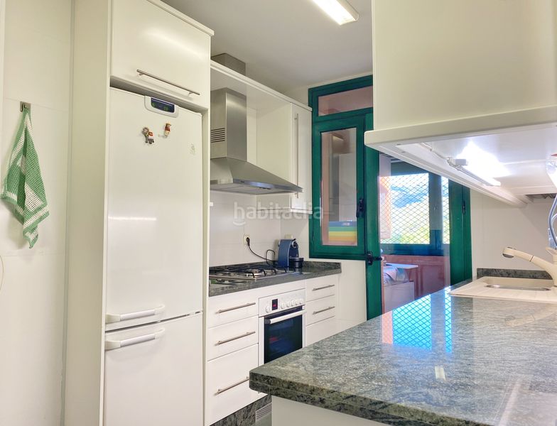 Foto bd4d7a3c-0528-45fd-aa59-fd87d94e63b6. Àtic amb xemeneia aparcament piscina a El Rosario - Ricmar Marbella