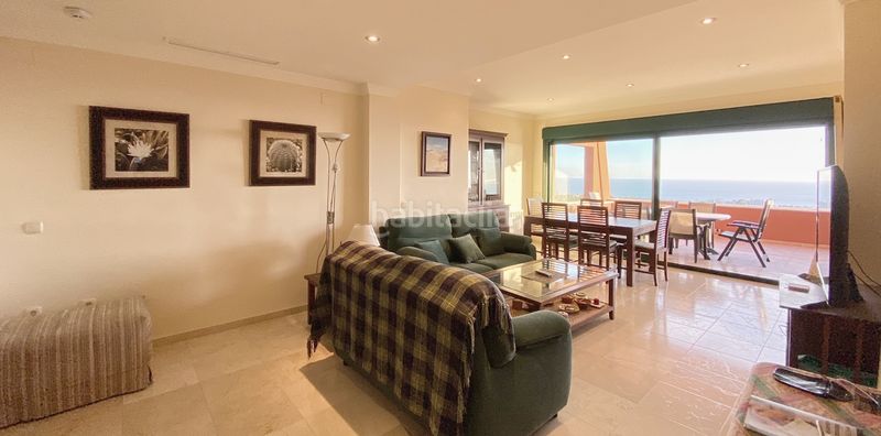 Foto c1b263e2-f104-4abb-b01f-9574995c106c. Àtic amb xemeneia aparcament piscina a El Rosario - Ricmar Marbella