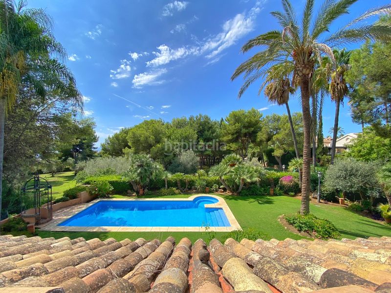 Foto 1050bd7e-e981-43da-978e-efa12d725ce5. Xalet amb aparcament piscina a Sierra Blanca Marbella