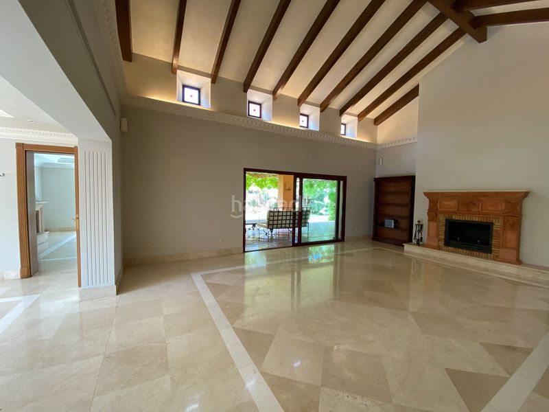 Foto 33a237b0-fc0d-4eec-9efc-f33a635bd09c. Xalet amb aparcament piscina a Sierra Blanca Marbella