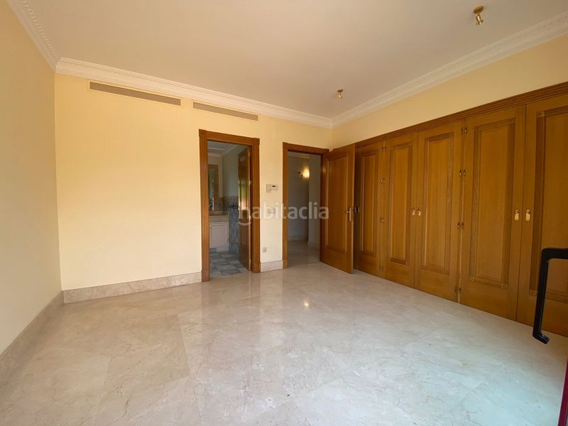 Foto 579de031-48af-420b-b918-02c523264e7f. Xalet amb aparcament piscina a Sierra Blanca Marbella