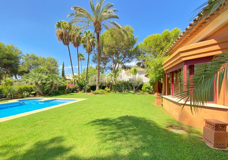 Foto 58e34266-7d71-4311-b5df-57106979a717. Xalet amb aparcament piscina a Sierra Blanca Marbella