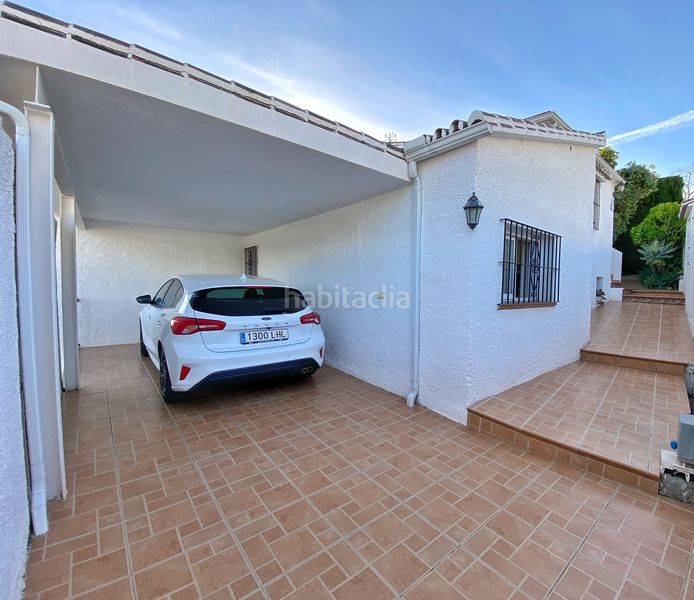 Foto 47738b3d-ff2b-4a01-aaba-378b7cbe3390. Xalet amb xemeneia calefacció aparcament piscina a Marbella
