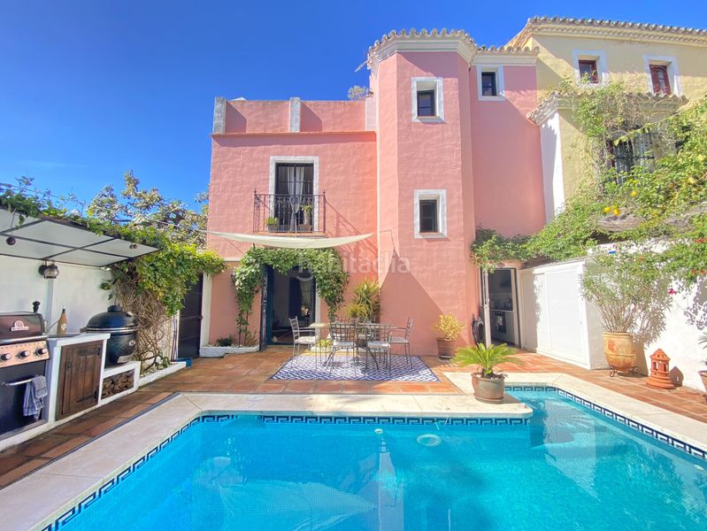 Foto 621c7571-7d64-4290-9035-c4f866595f6d. Doppelhaus mit kamin pool in La Carolina - Guadalpín Marbella