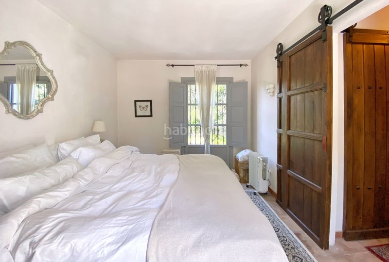 Foto c551bf75-5147-4190-ad7a-ca792d0e793f. Doppelhaus mit kamin pool in La Carolina - Guadalpín Marbella