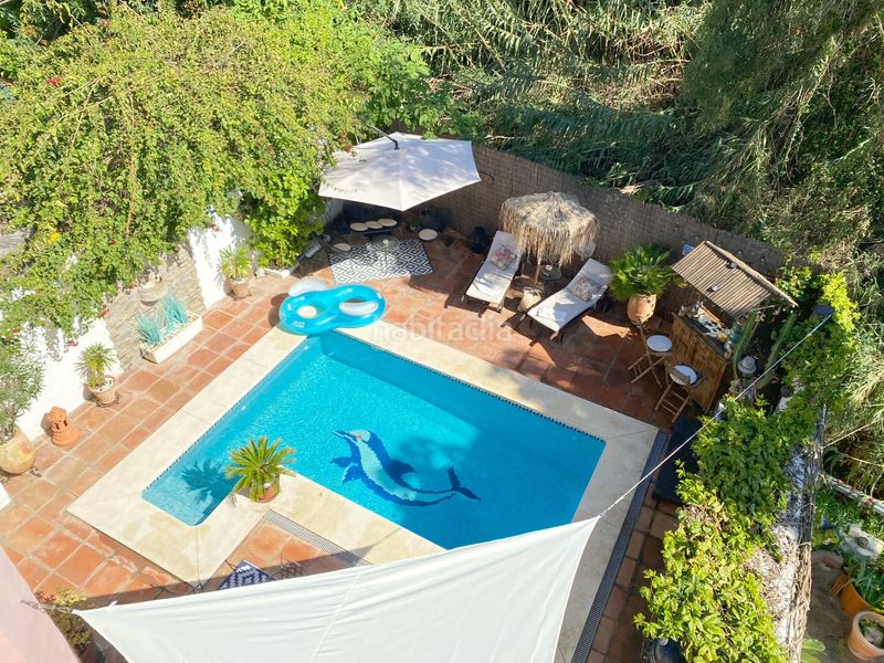 Foto cfda79ca-c45a-4bb7-a7f9-a6e80918a3d9. Doppelhaus mit kamin pool in La Carolina - Guadalpín Marbella