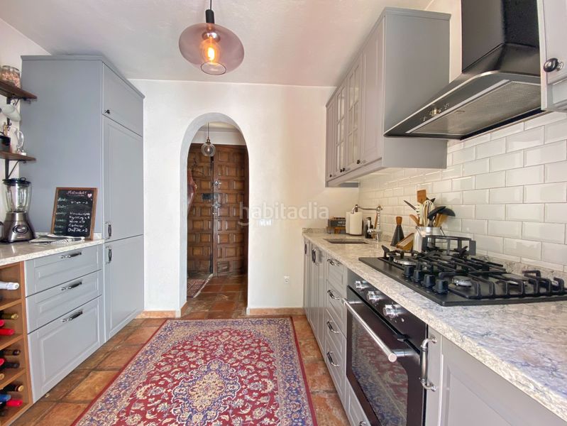 Foto ea3d3b58-c1d1-4683-bc41-4fd0c7f50bd2. Doppelhaus mit kamin pool in La Carolina - Guadalpín Marbella
