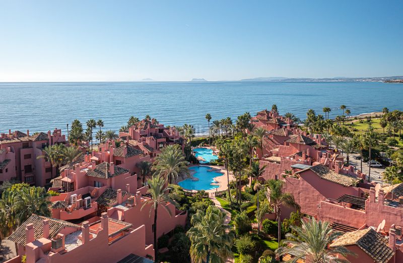 Foto 01432c08-fbc8-48aa-88d8-5d309ca5beca. Apartament amb xemeneia calefacció aparcament piscina a Estepona