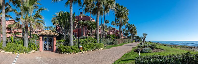 Foto 3ba0b463-36af-4f39-b36a-d2661990a977. Apartament amb xemeneia calefacció aparcament piscina a Estepona