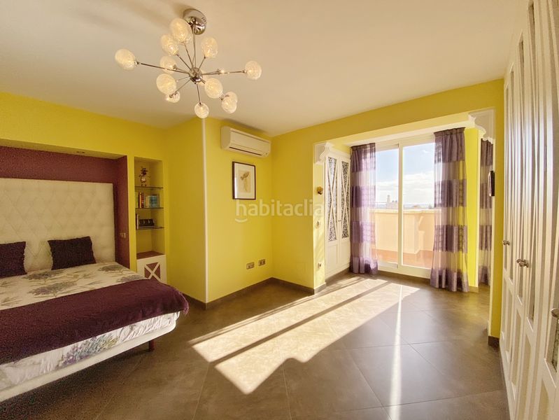 Foto 13b56559-56f7-4474-a6db-d41c96cf6e9d. Àtic amb xemeneia a Playa Bajadilla - Puertos Marbella