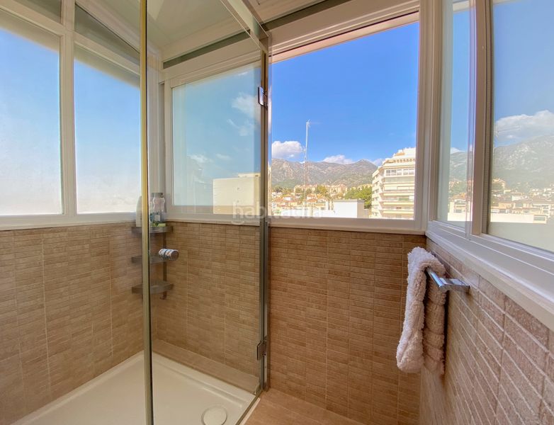 Foto 36b16834-3db5-41d6-b83b-191732623140. Àtic amb xemeneia a Playa Bajadilla - Puertos Marbella