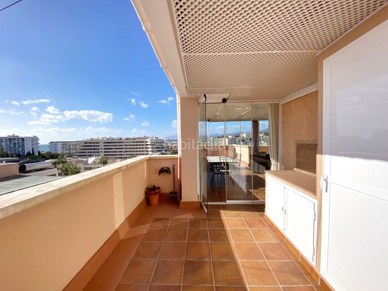 Foto 58550ce8-598f-4c74-af90-22fa3fb4d221. Àtic amb xemeneia a Playa Bajadilla - Puertos Marbella