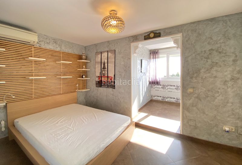 Foto 8712cb70-f28b-499d-8b59-5a3620a9a919. Àtic amb xemeneia a Playa Bajadilla - Puertos Marbella