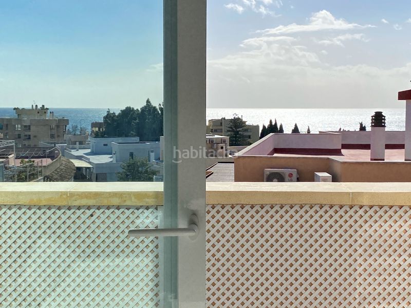 Foto b51cfaba-4ad6-4d16-8bdd-9e3d222e7a51. Àtic amb xemeneia a Playa Bajadilla - Puertos Marbella