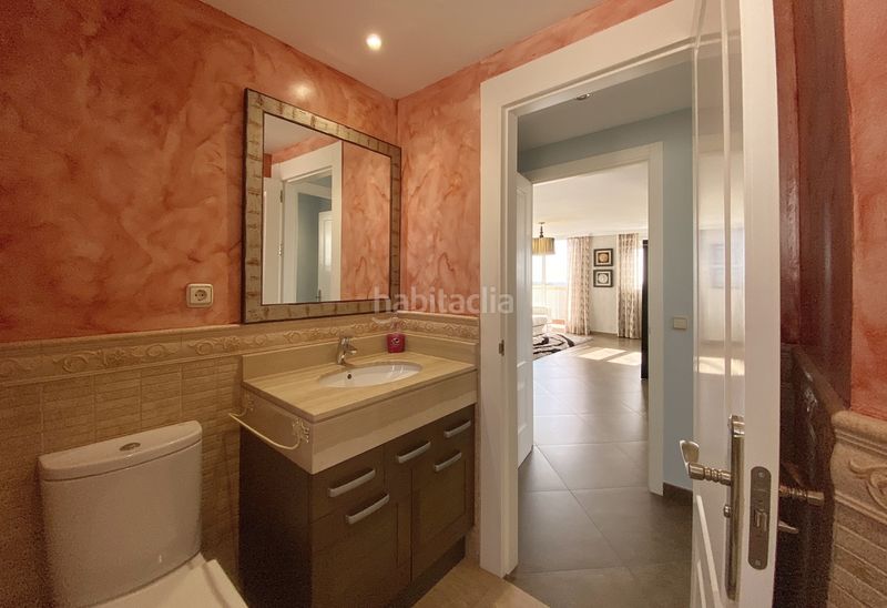 Foto d8e5c156-58e5-489b-91a2-118148c9b770. Àtic amb xemeneia a Playa Bajadilla - Puertos Marbella