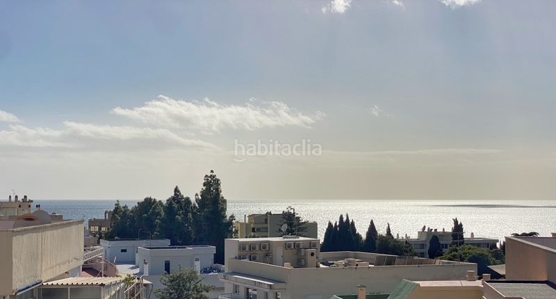 Foto df03a5a5-87cd-42f6-96ac-3427c3e69392. Àtic amb xemeneia a Playa Bajadilla - Puertos Marbella