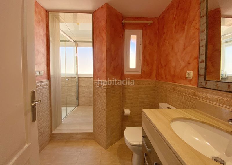 Foto f8293bb6-5873-4a29-bfff-b122e55031e8. Àtic amb xemeneia a Playa Bajadilla - Puertos Marbella