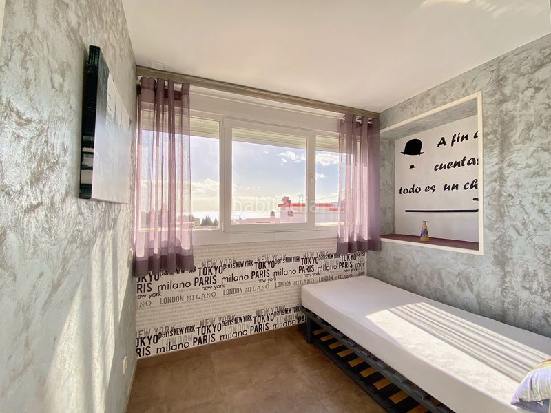 Foto feea97c6-3dcb-4187-912f-eb842ed17264. Àtic amb xemeneia a Playa Bajadilla - Puertos Marbella