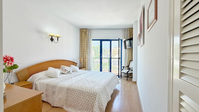 Foto a65a8fbe-2b83-4034-895c-f2abfad29a1d. Pis amb xemeneia calefacció aparcament a Ricardo Soriano Marbella