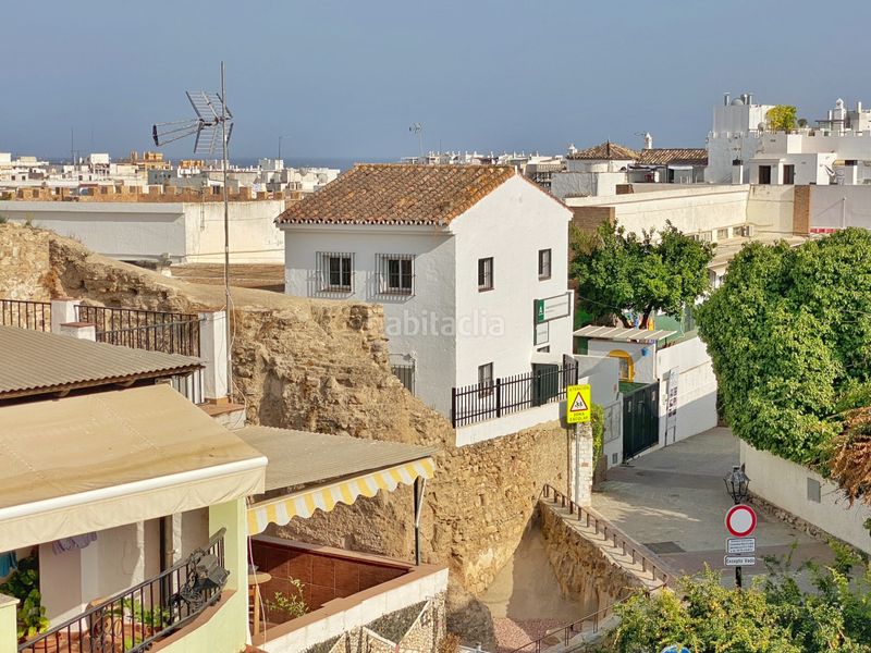 Foto 2d7c51ce-7ff9-4185-956e-399b65b65069. Casa aparellada amb xemeneia a Casco Antiguo Marbella