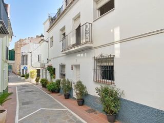 Doppelhaus in Casco Antiguo. Amplia casa familiar en el casco antiguo de marbella