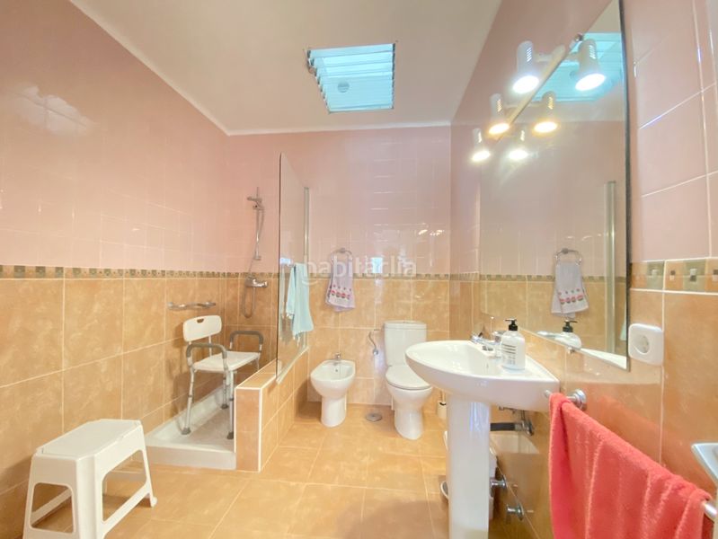 Foto af55fdae-c2a8-4245-b5a3-e5d1f0586d7f. Casa aparellada amb xemeneia a Casco Antiguo Marbella