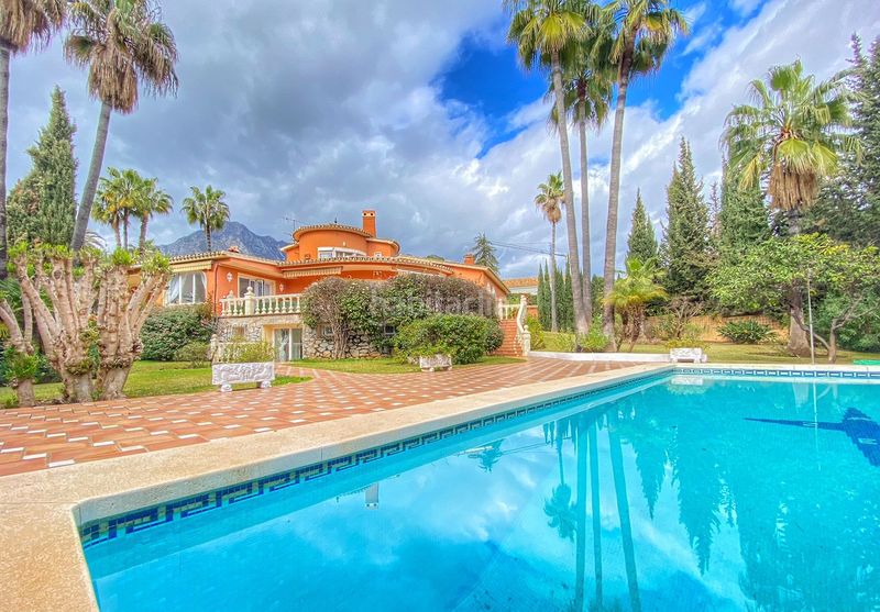 Foto 3d7ceacc-86db-4be2-b4f6-491ebbc41e5e. Xalet amb calefacció aparcament piscina a Sierra Blanca Marbella