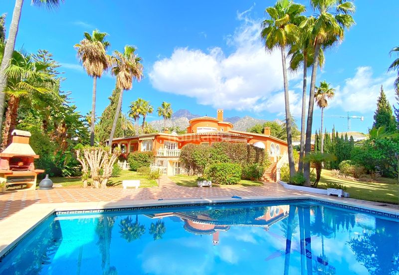 Foto cdf51a53-f373-4ec5-bdab-f55893a0b65e. Xalet amb calefacció aparcament piscina a Sierra Blanca Marbella